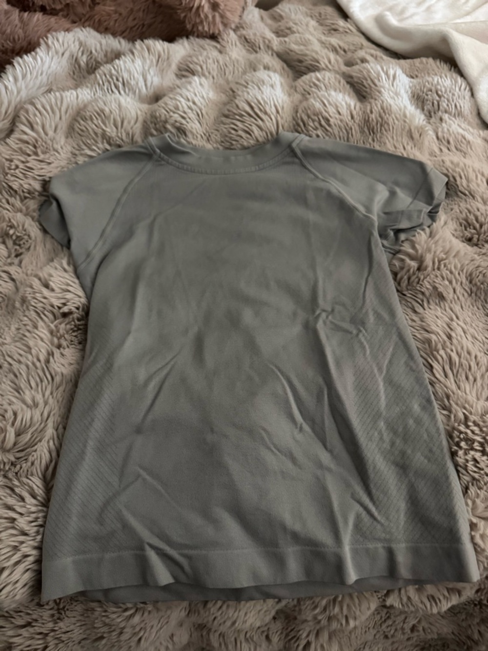 Amazon Women's Short-Sleeve Active Tee - Light Gray
